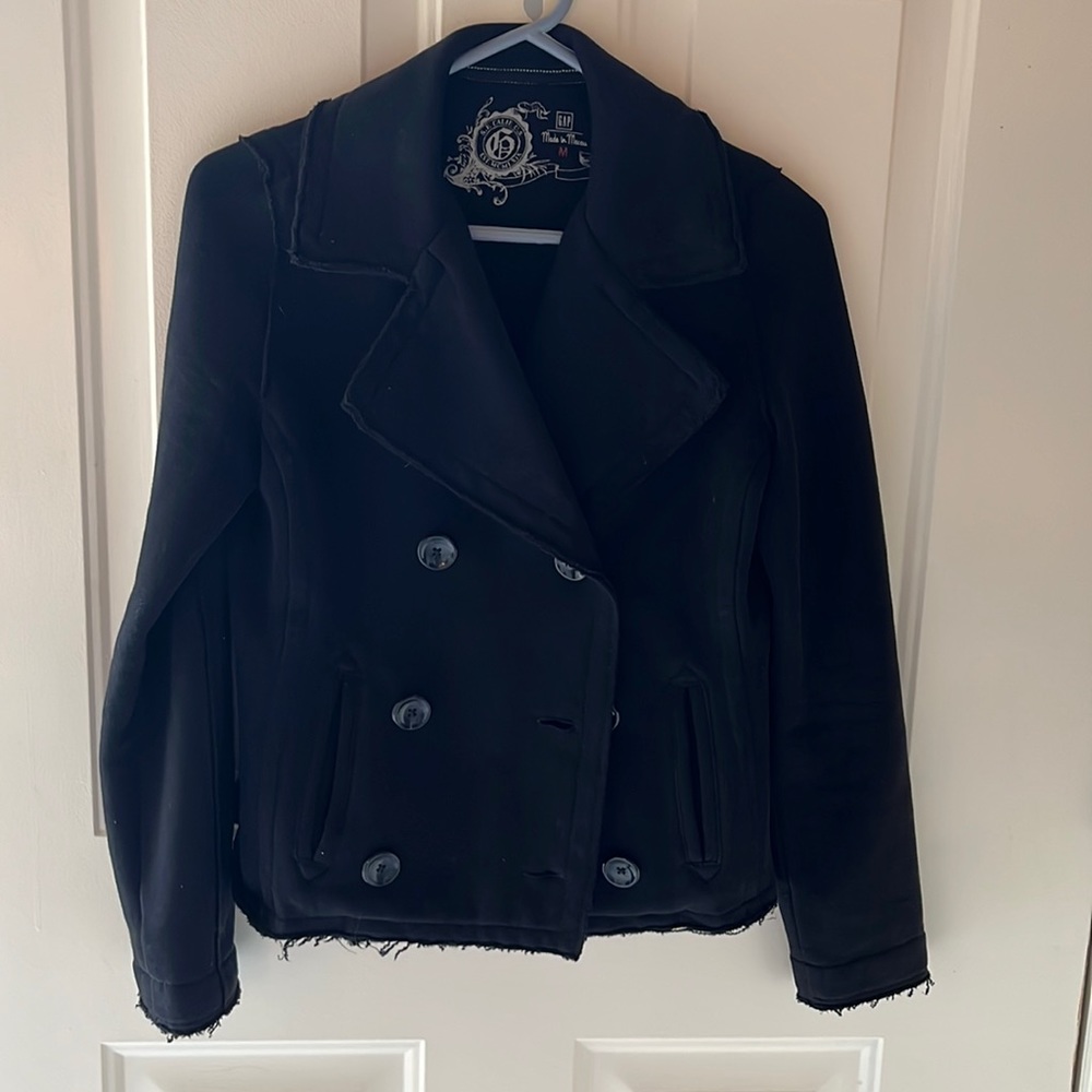 Gap soft back peak coat size medium